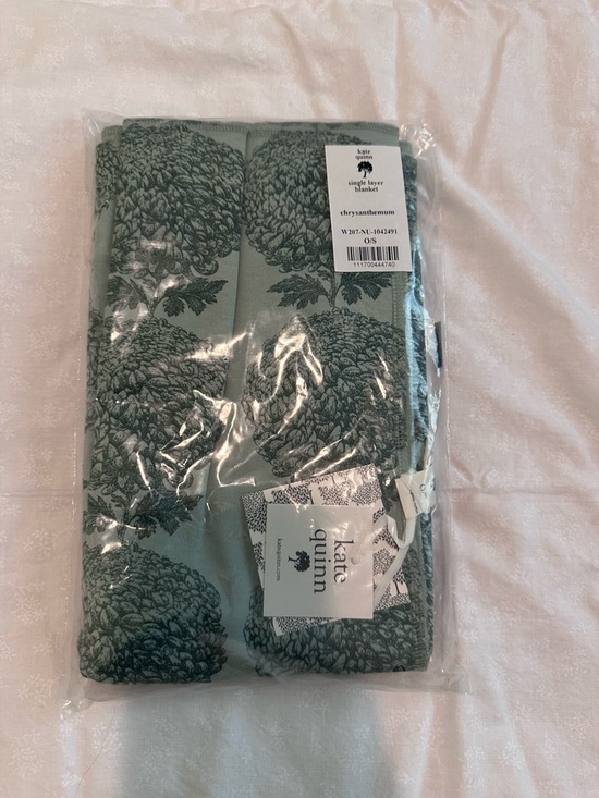 kate quinn Other - kate quinn chrysanthemum print swaddle